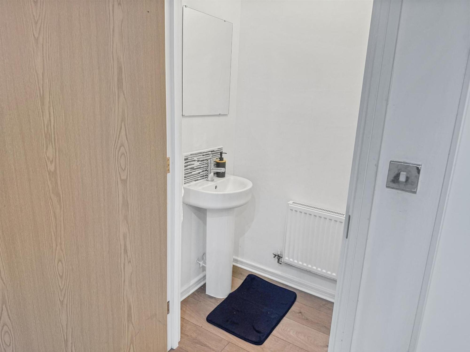 Chic 3-br House Ao Arena, Centre,old Trafford Holiday home